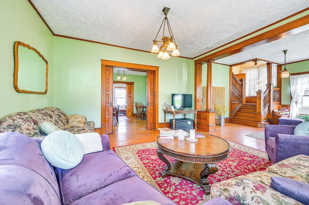 Dog-friendly Atlantic Farmhouse w/ Spacious Yard!