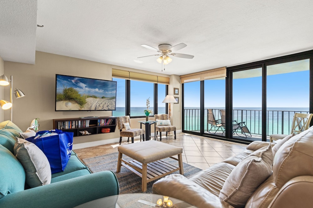 It Doesnt Get Any Better Than This! 2BR 2BA Sleeps 8 Beachfront!