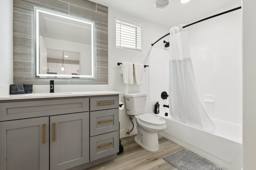 CozySuites at Zone Westgate