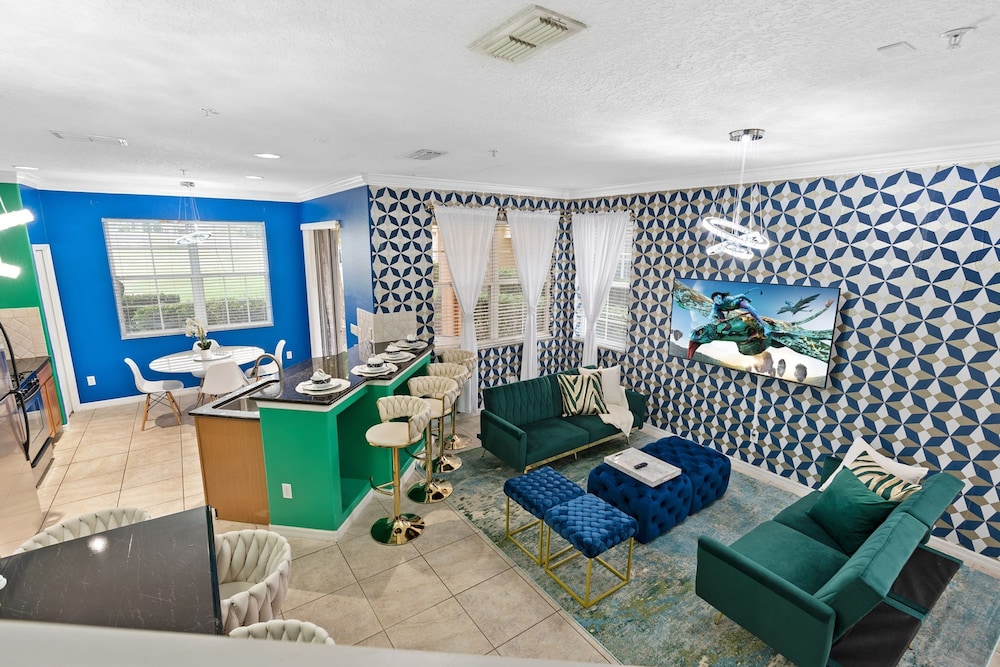 Super Fly- Movie Loft w Recliners Near Disney