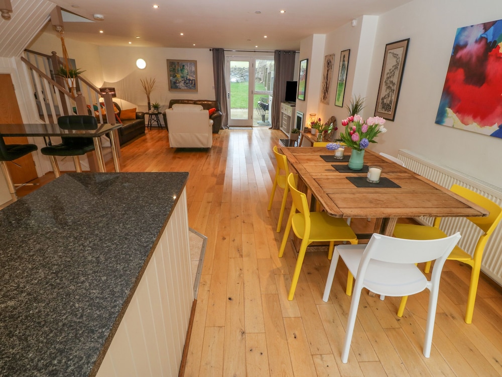 Barn End, 9 Stad Clynnog