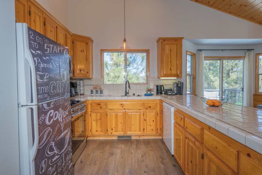 Moonridge Treehouse view 4