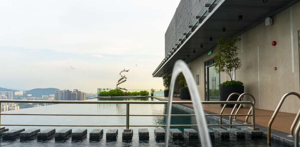 Moonway Luxury Suites At CORE Residence