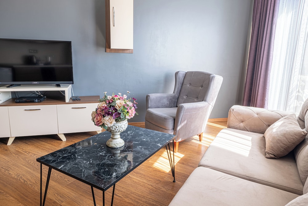 Elits Suits - Image 17