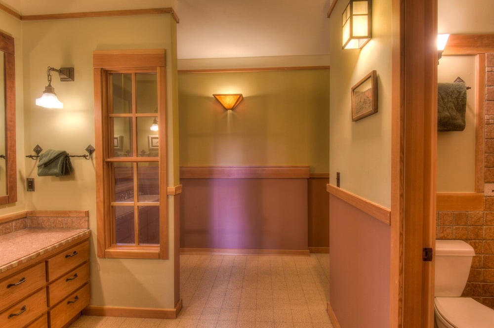Luxury Northstar Palace w/ Hot Tub & Games view 2