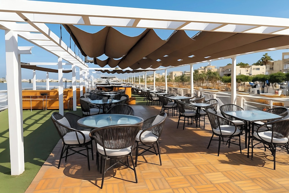 Nile Cruise Royal Queen 2 Every Wednesday from Aswan 3 nights and every Saturday from Luxor 4 nights