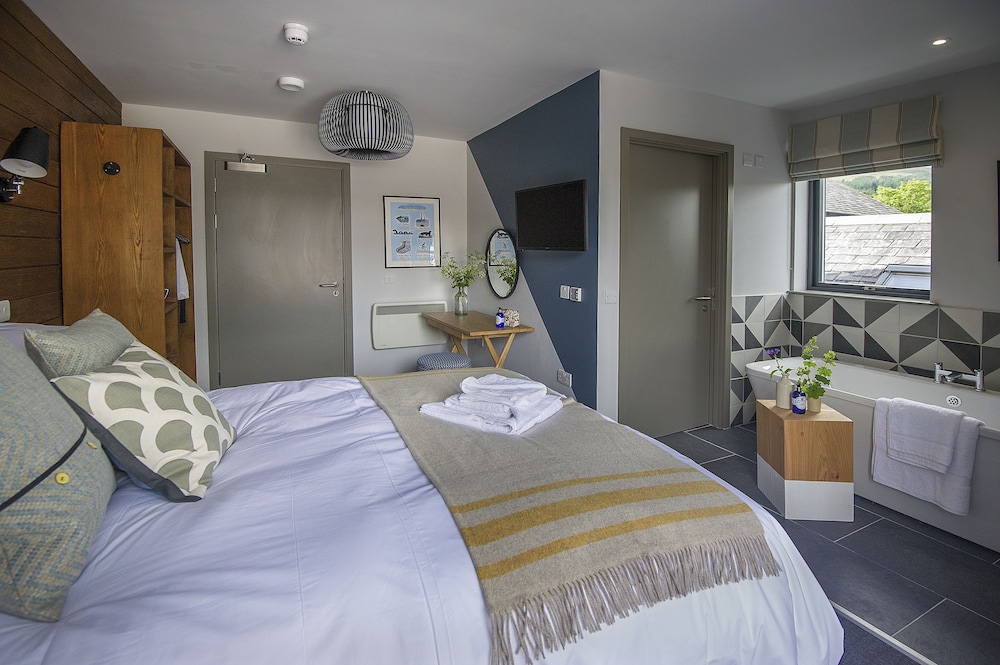 Hotel Lock Chambers Caledonian Canal Centre - Image 1