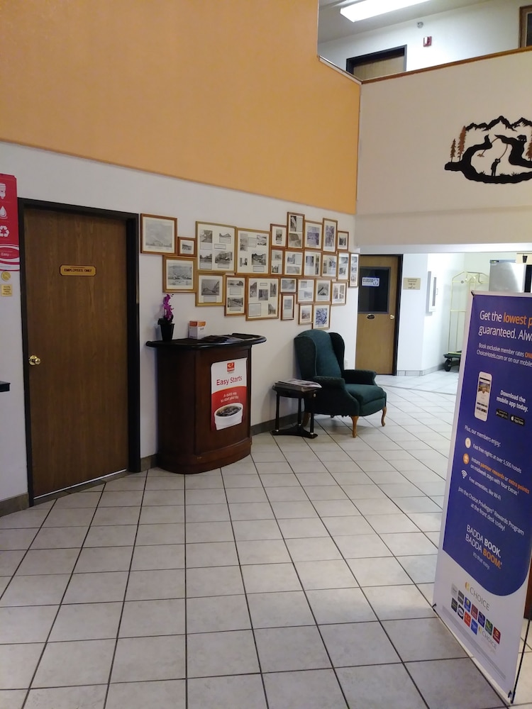 Canon City Vacations - Econo Lodge - Property Image 2