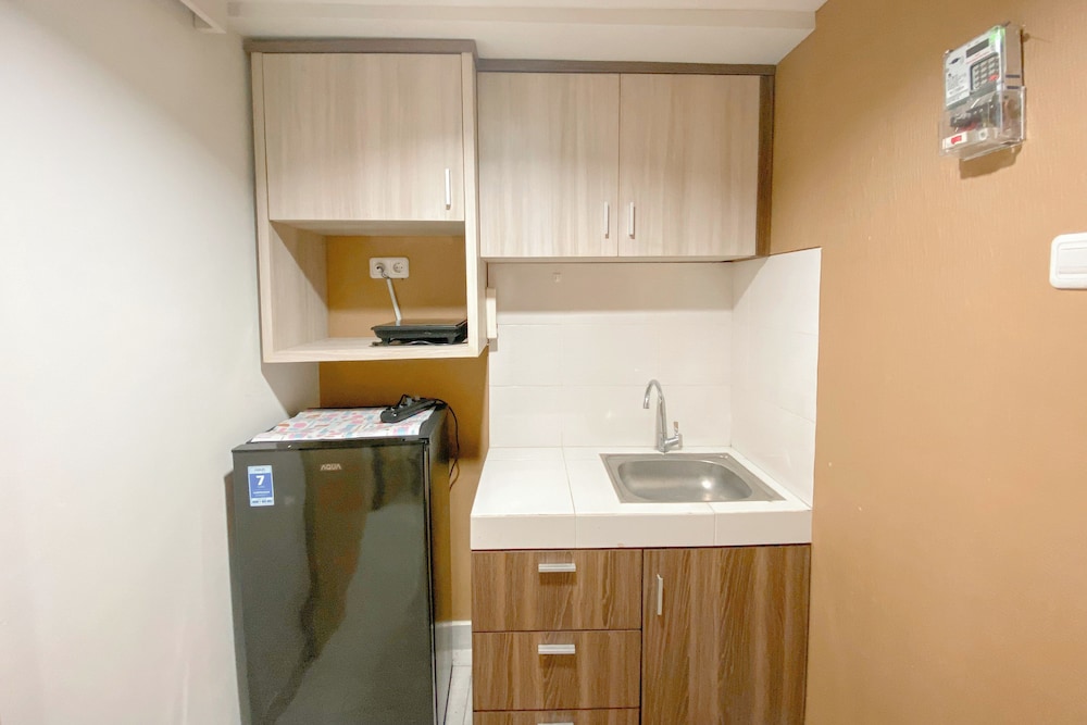 Restful And Homey 1Br Without Living Room At The Alton Apartment