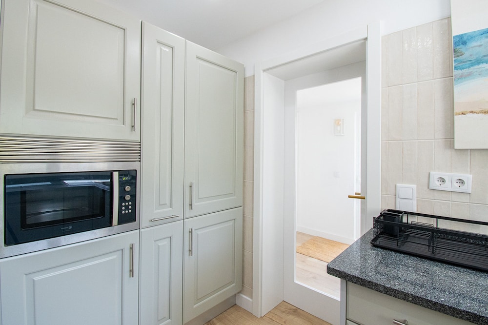 67 adm 3 Bedroom Villa Walking Distance to Carvo