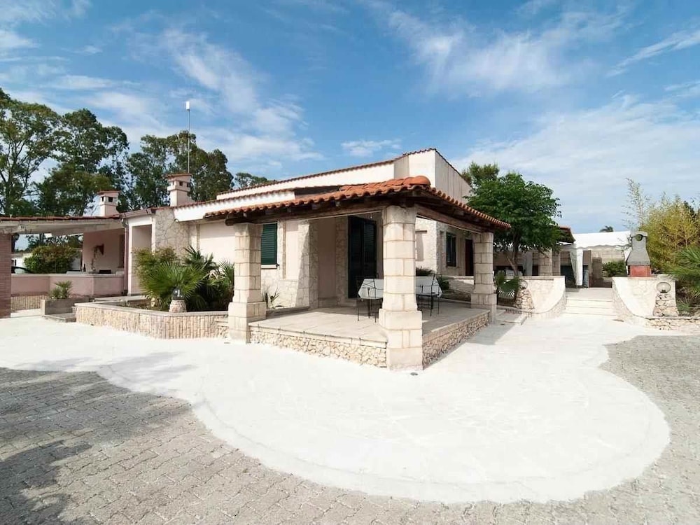 Olimpia Pool Villa