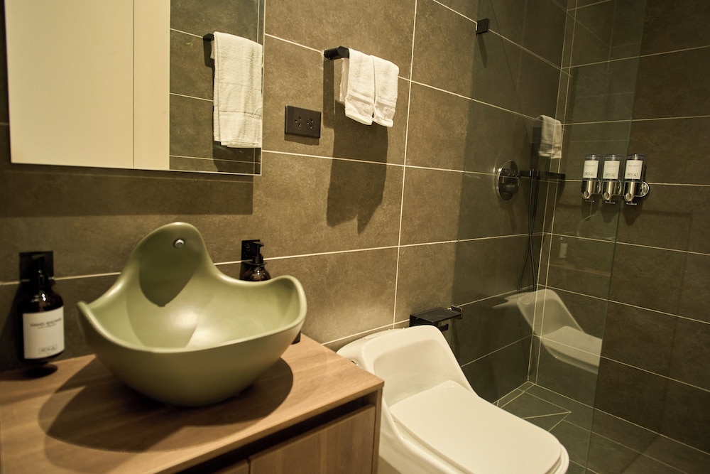 Roka Hotel