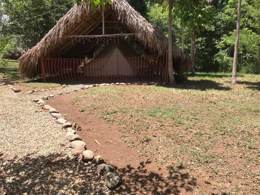 Villas del Lago Lake Resort & Campground