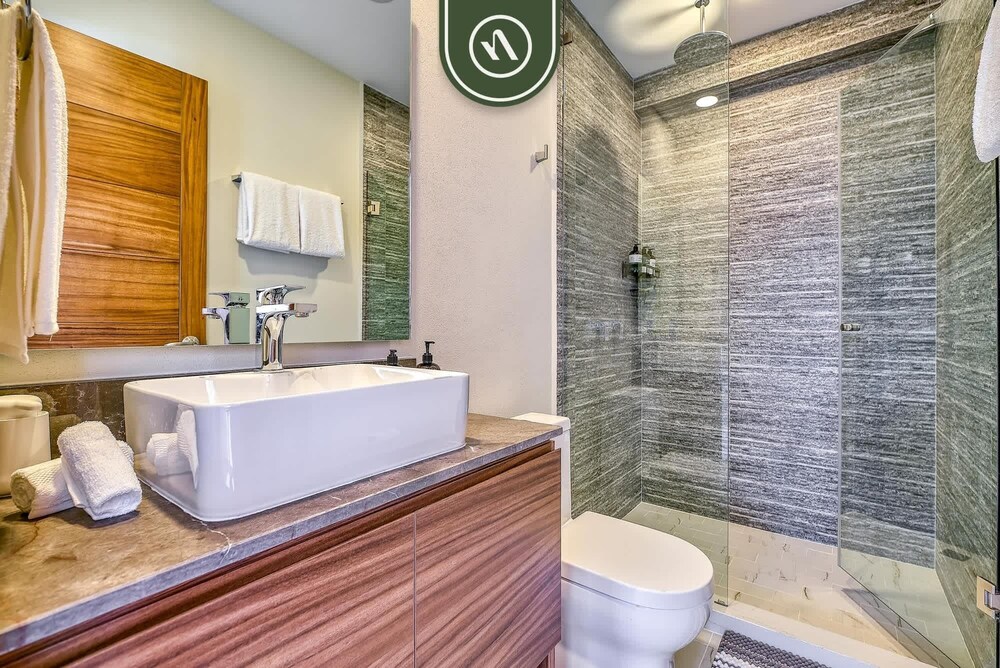 New 2 BR Condo One Street From Beach - Pool - Gym