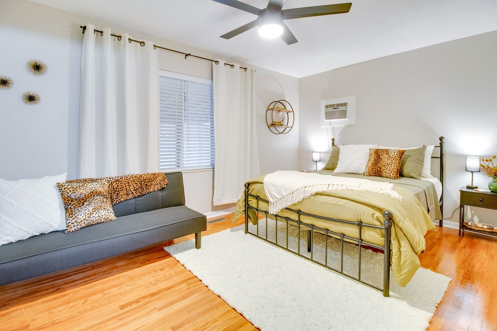 Cozy Lakeview Retreat, Close to Bull Shoals Lake!