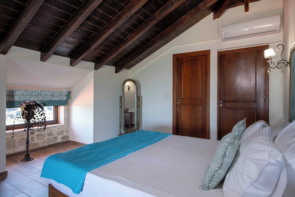 Geroulios Kastro Villas