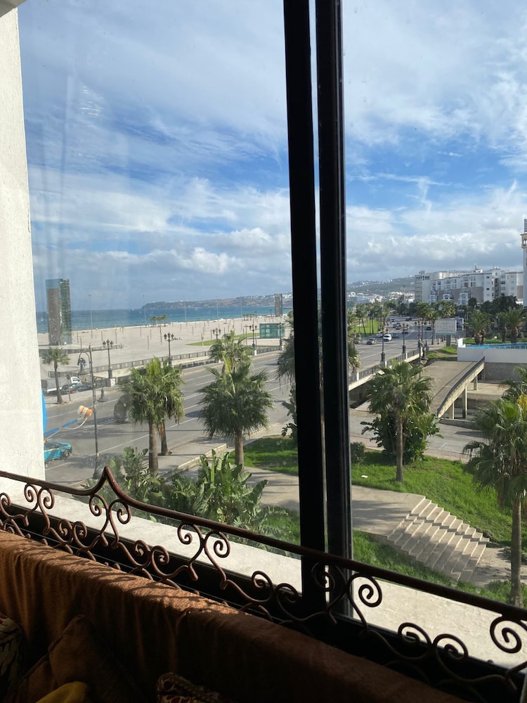 Vintage Seaview APT Full City Center
