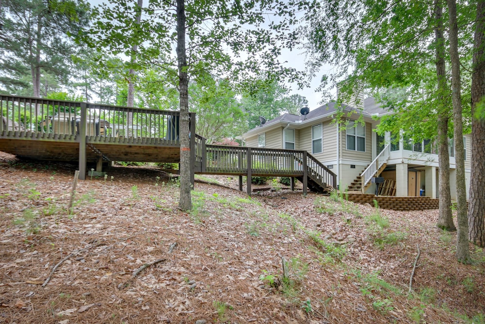 Near Golfing: Savannah Lakes Townhome view 4