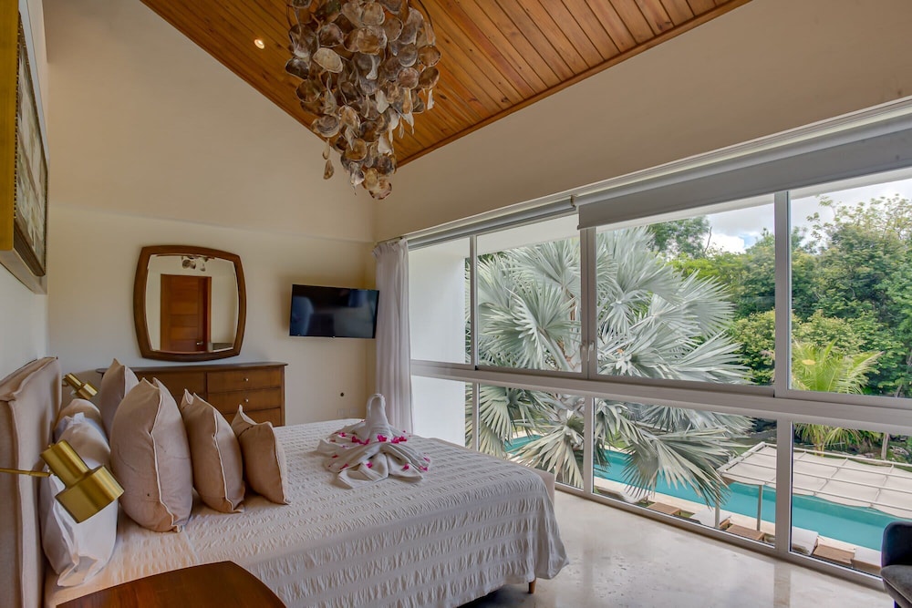 Spectacular 6 BR Luxury Villa in Punta Cana