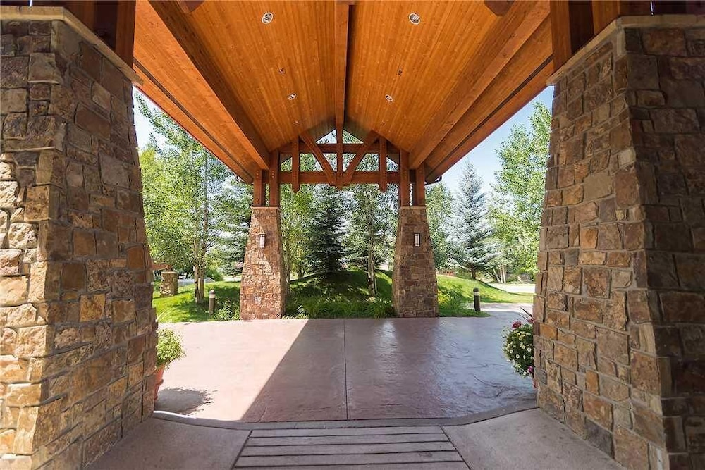 6107 Bear Lodge, Trappeur's Crossing Apartment 3