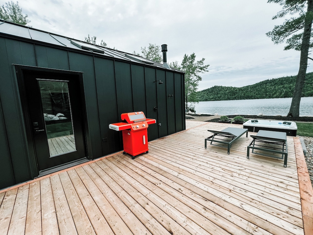 Nalu Retreat Lakeside