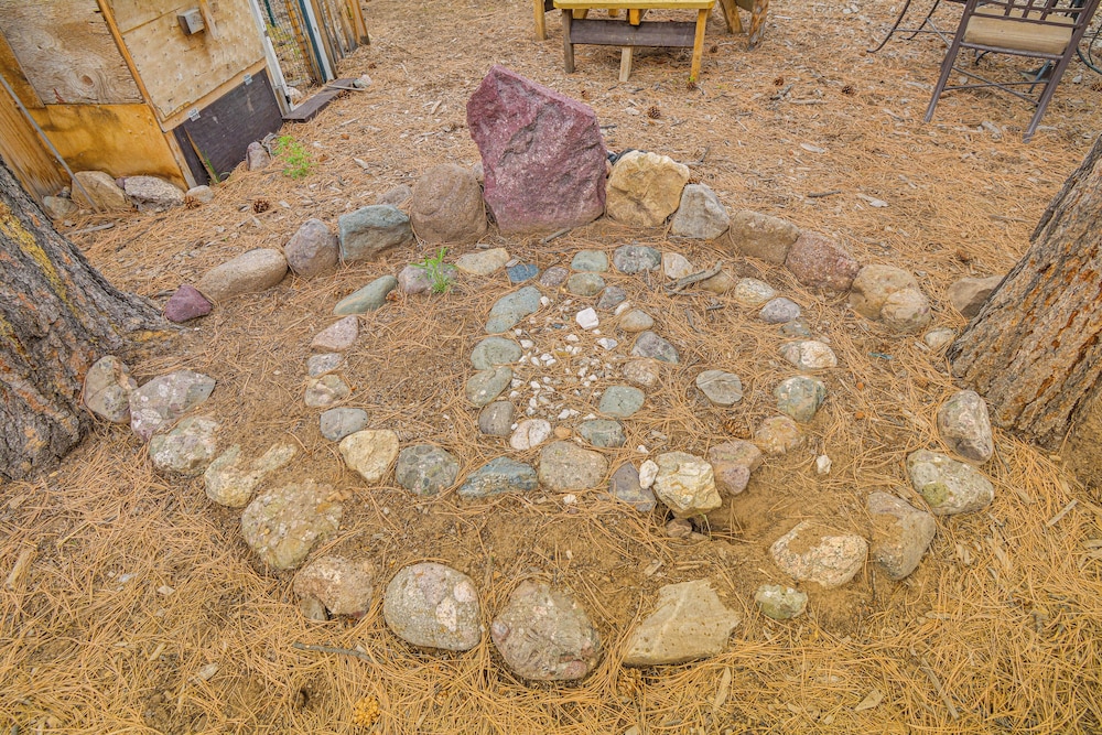 Near Hiking: Tranquil Crestone Studio w/ Deck!
