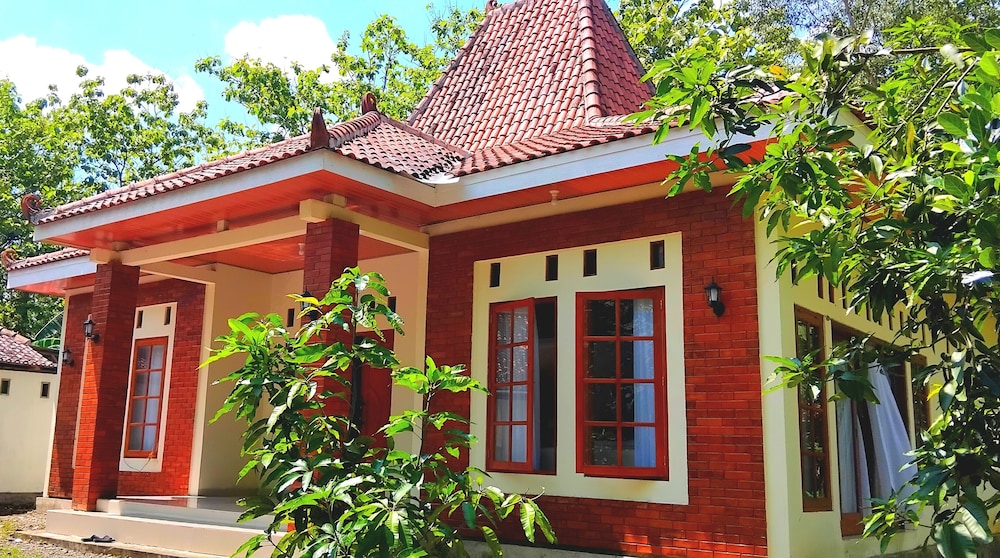 Amini Guest House