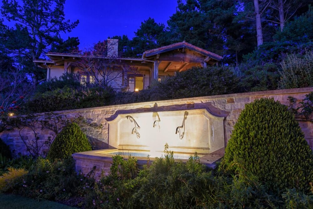 Lx1: Chateau D' Renaitre - Carmel-by-the-sea Luxury Villa: - Property Image 5