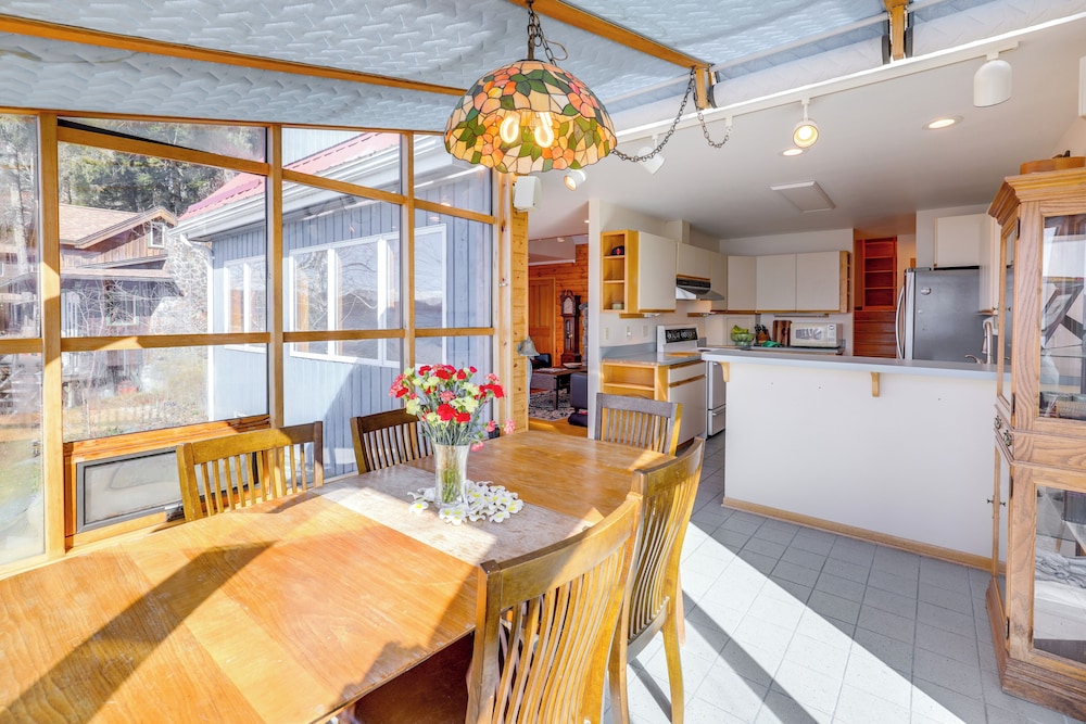 9 Mi to Mendenhall Glacier: Waterfront Juneau Home