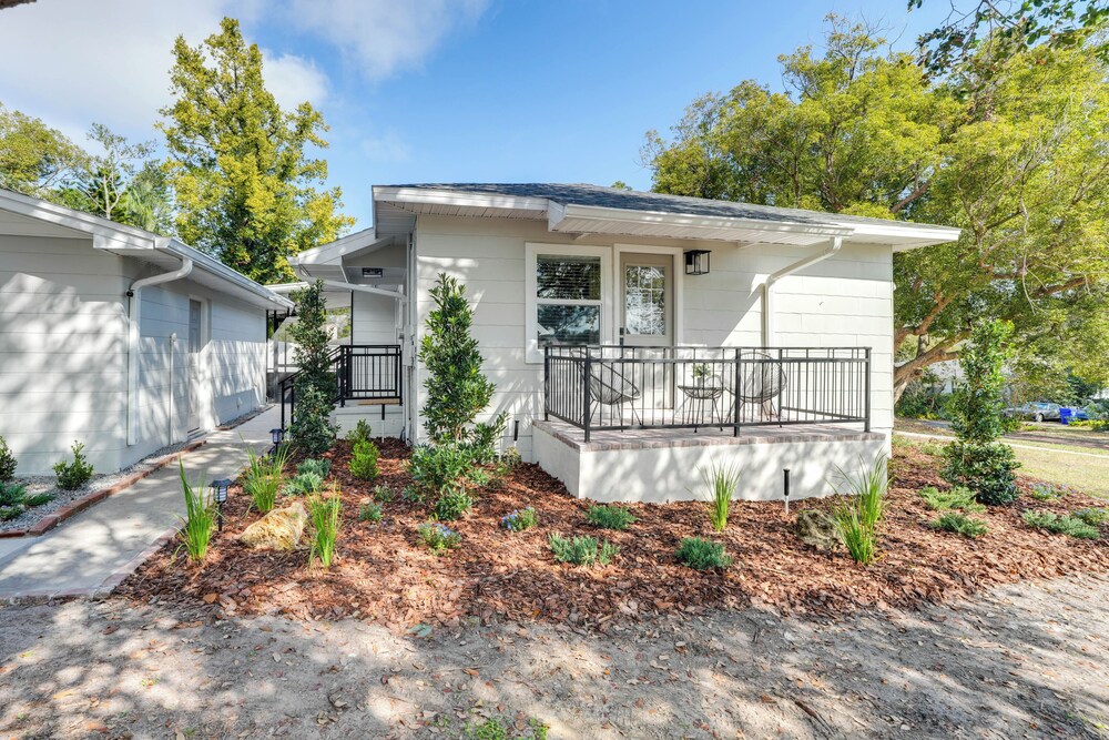 Mid-century Lakeland Home w/ Game Room!
