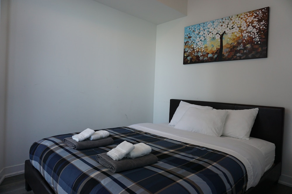 Aaira Suites at 1 York St - Image 3