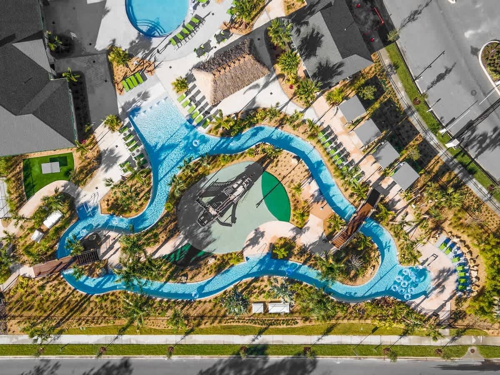 Amazing Resort Near Disney 4BR Townhome