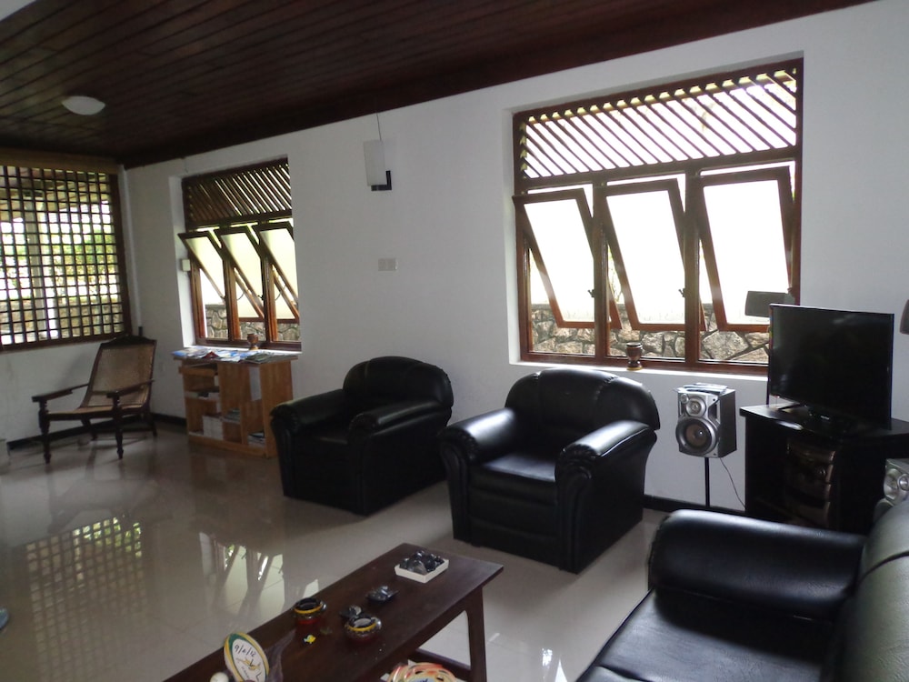 Brown's Edge Residence view 2