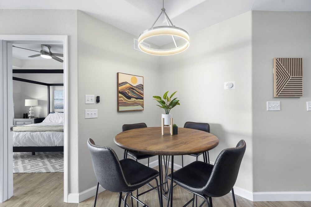 Emerald Bay Oasis Sleeps 6!