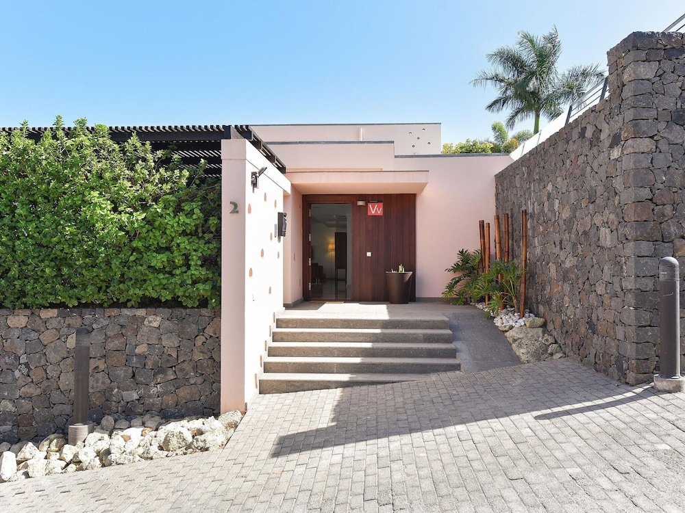Villa With Private Pool in the Golf Resort