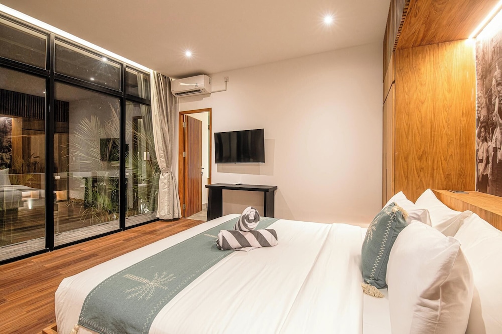 Elegant 6BR Canggu Retreat Just 400m to the Ocean