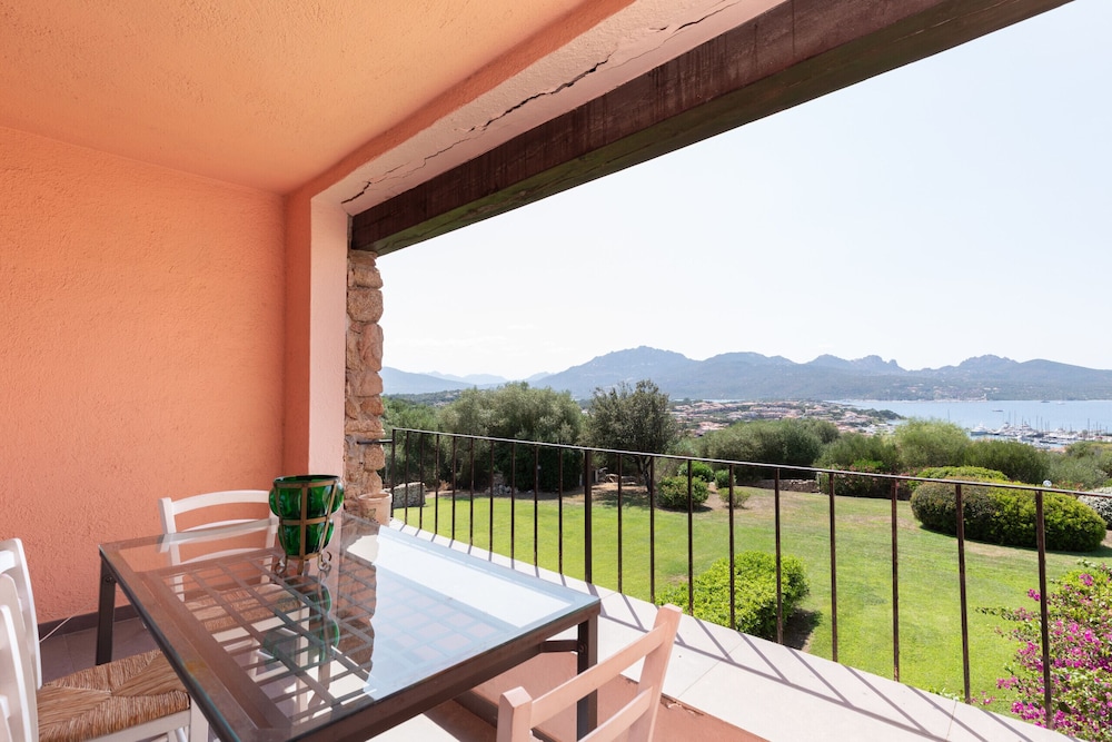 Terrazza al Poggio Vista Mare by Wonderful Italy