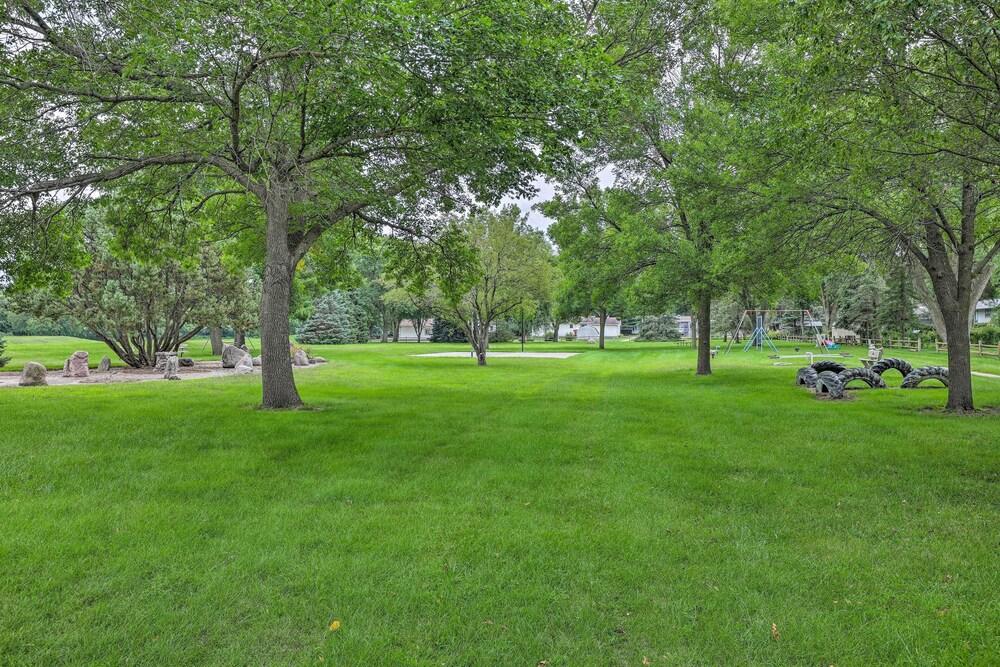 Quaint Ida Grove Apartment Near Creek & Park! view 3