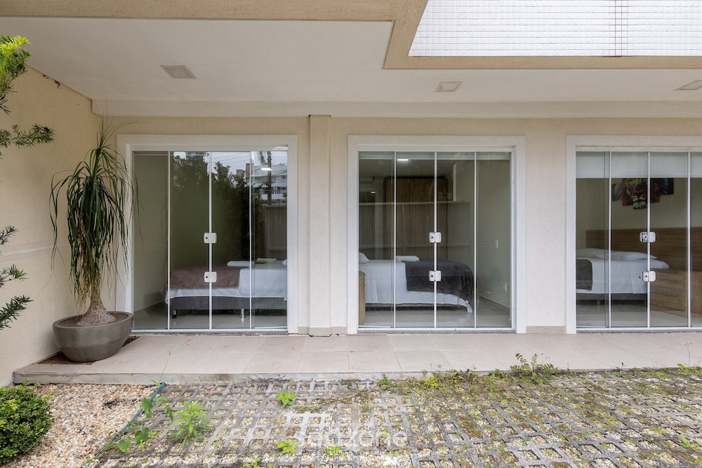 3BR Apt w/ BBQ 290m From Beach Pic0125
