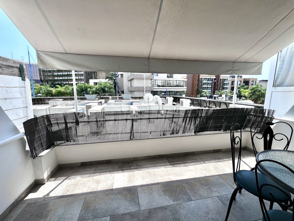 157 LIM - Stay Sunsea Studio