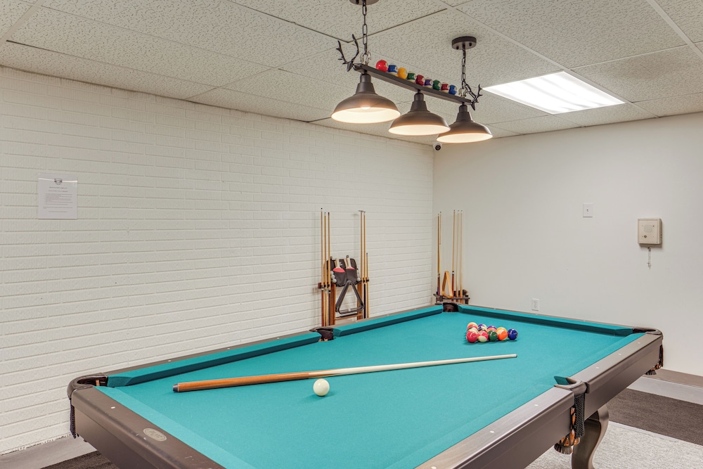 1 Mi to Geneva SP: Family Home w/ Game Room & Yard