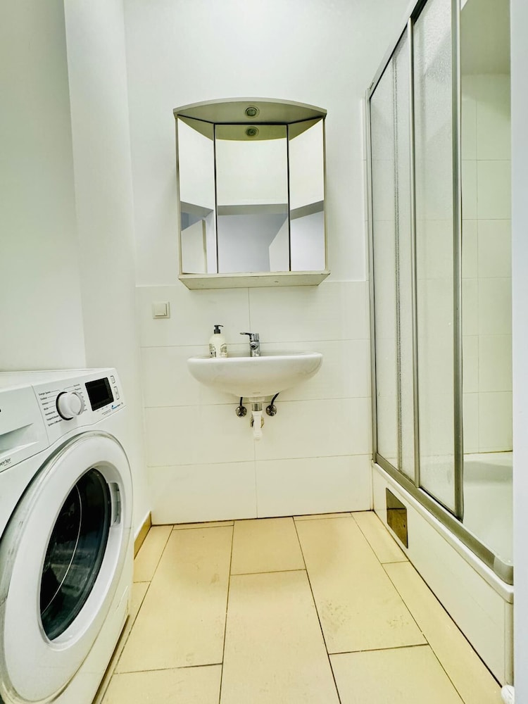 Cozy 2BR for 5 Near Schönbrunn