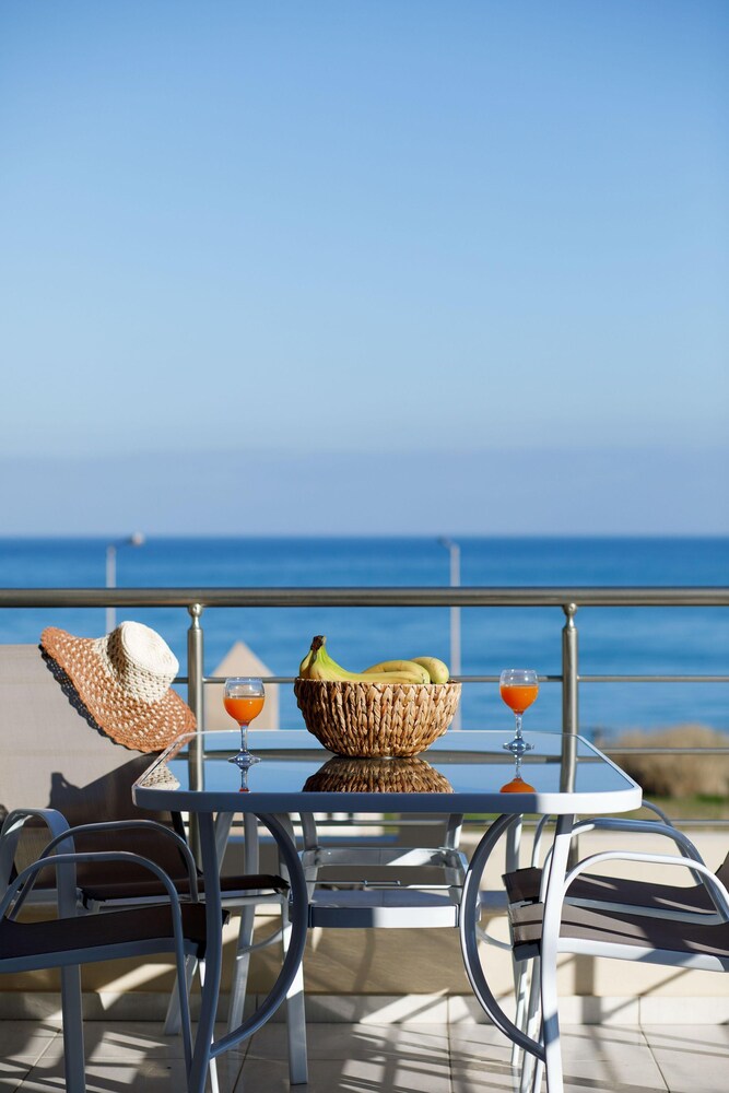 Oak Wood - Sea View Exclusive Maisonette