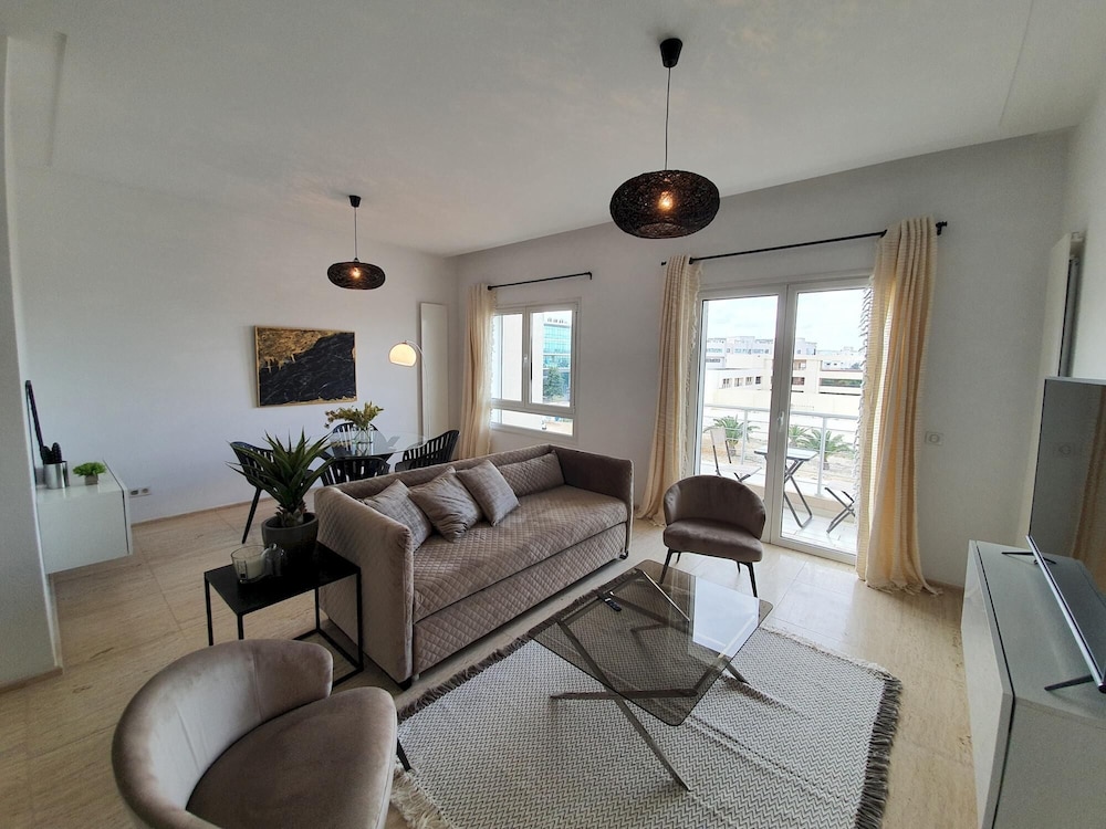 Prestige Luxurious 120m2 Next to UN Offices Lac2 view 4