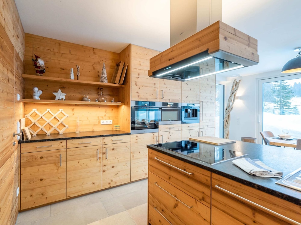 Cozy Holiday Home in Mauterndorf near Ski Area view 2