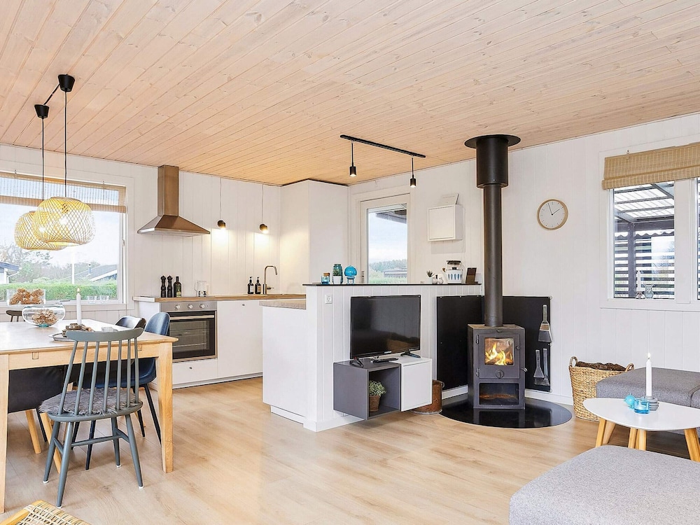 6 Person Holiday Home in Juelsminde