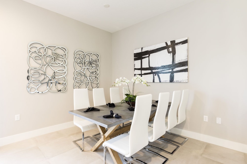 Summerville Vacation Homes by Columbia Management