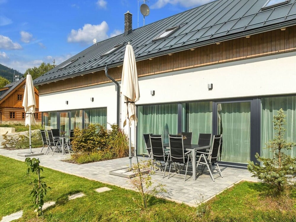 Comfortable Villa With Beautiful View