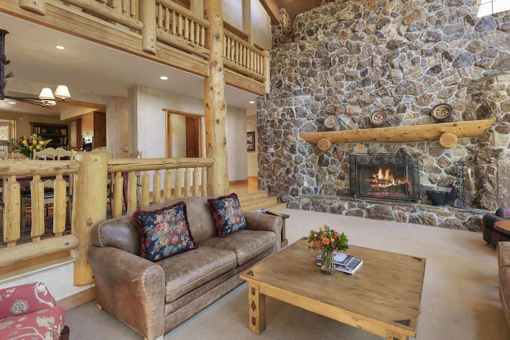 Thistle Drive Home at Deer Valley Resort - 4 Bedroom Home #3020 4 Condo