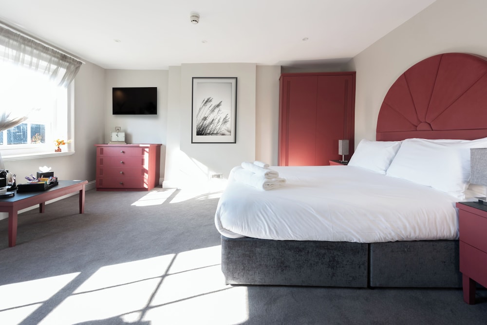 Poets 24 Apartments